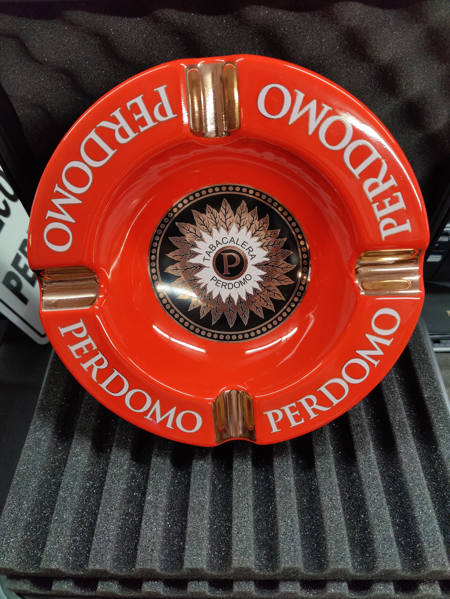Perdomo ashtray
