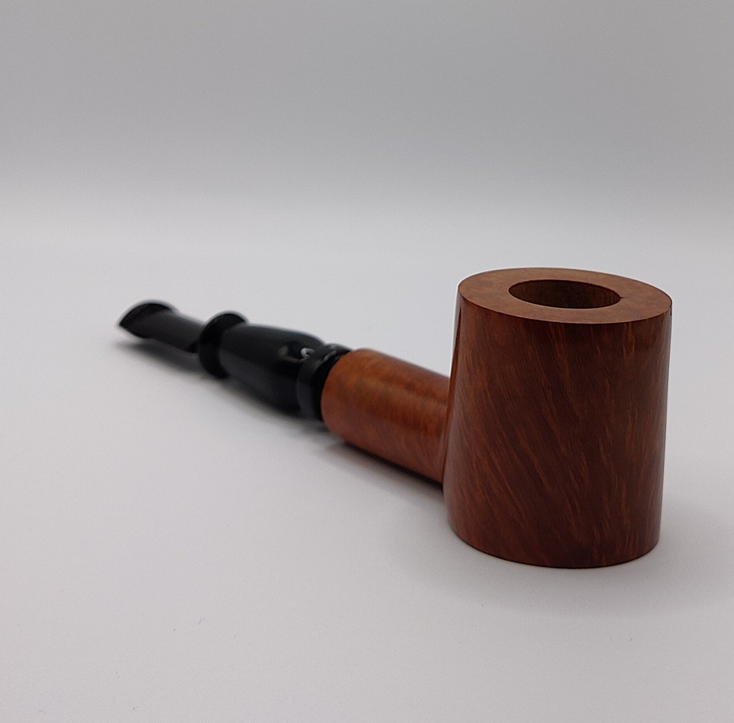 The elegant, tobacco pipe - Afterburner Cigar store