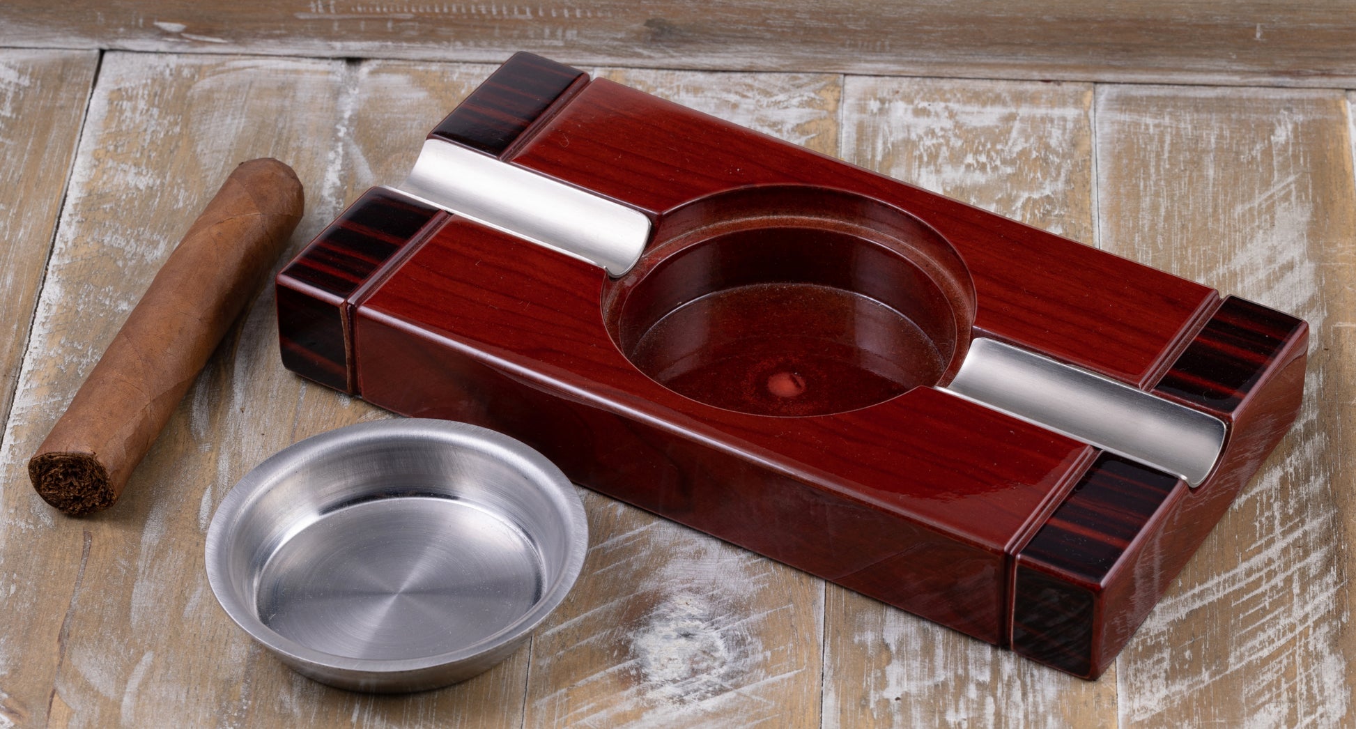 Two Tone Glossy Ashtray.